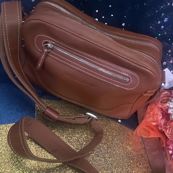 LONGCHAMP LEATHER BRITISH TAN CAMERA STYLE CROSSBODY Bag GORG LUX CLASSIC Sm EUC - Picture 3 of 16